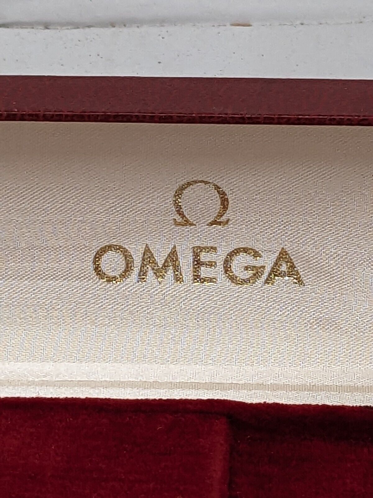 VINTAGE GENUINE OMEGA Red Speedmaster Seamaster watch box case tag 230921009y22S