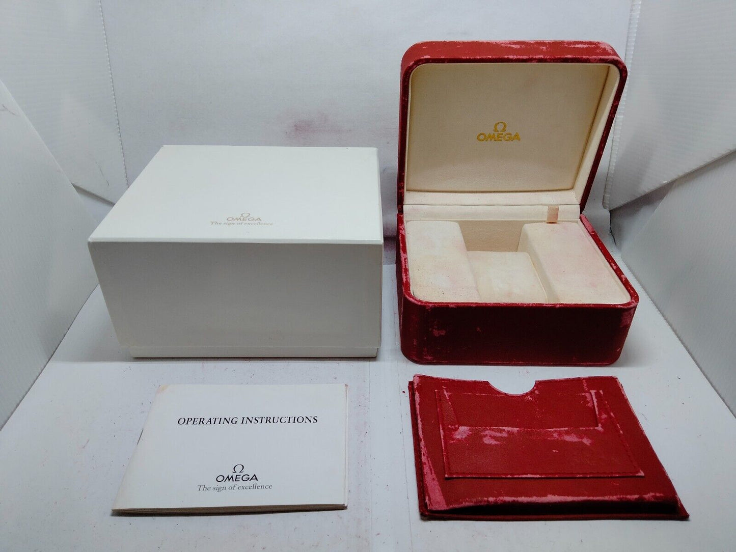 VINTAGE GENUINE OMEGA Seamaster Speedmaster watch box case red wood 230815001yS